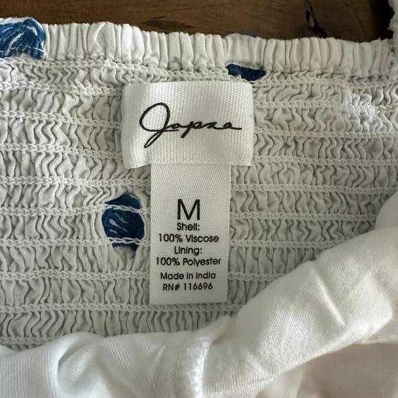 Women’s Jopna White Blue Shell Print Tie Front Crop Top Size M NWOT - Picture 2 of 5